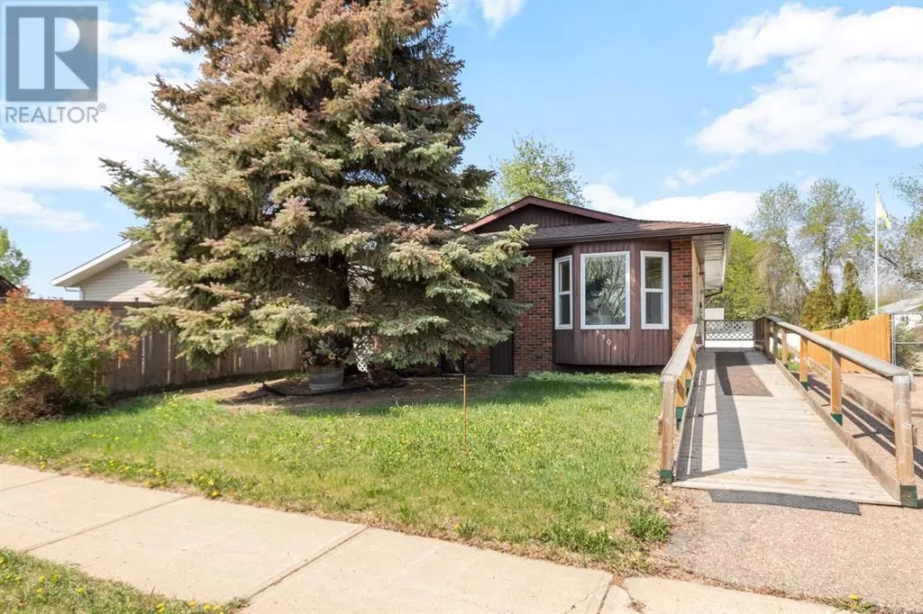 House for rent: 3304 45 Avenue, Lloydminster, Saskatchewan S9V 1P7
