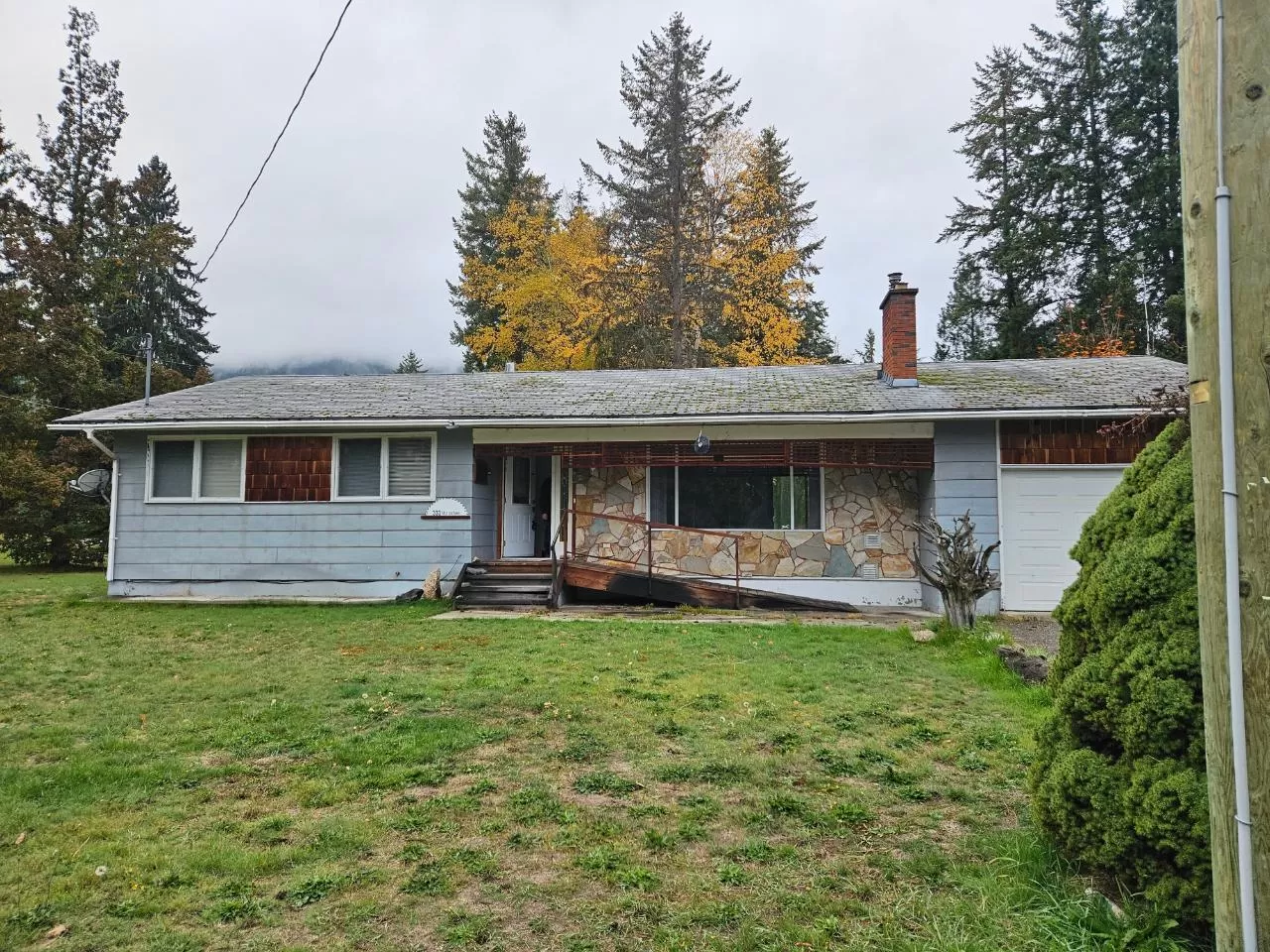 House for rent: 333 Monashee Avenue, Edgewood, British Columbia V0G 1J0