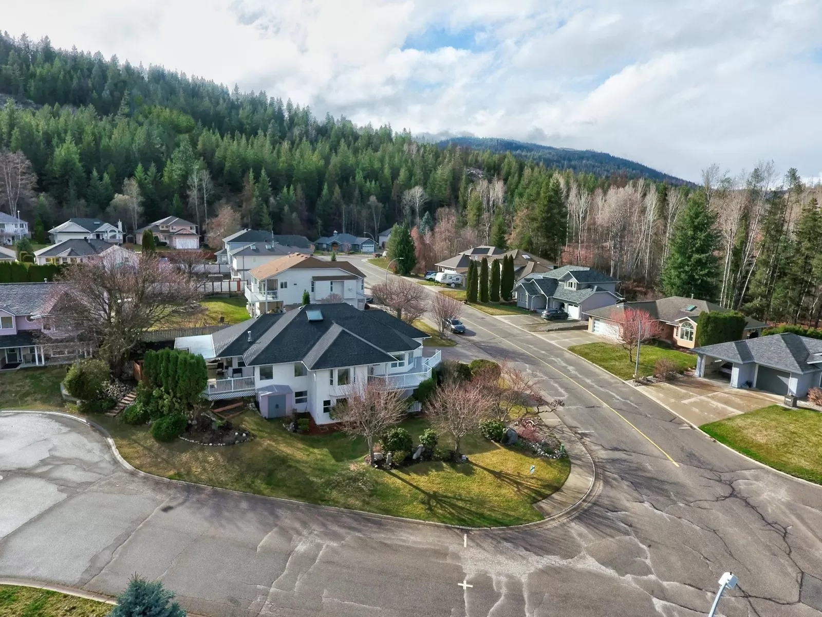 House for rent: 3344 Southridge Drive, Castlegar, British Columbia V1N 4G1
