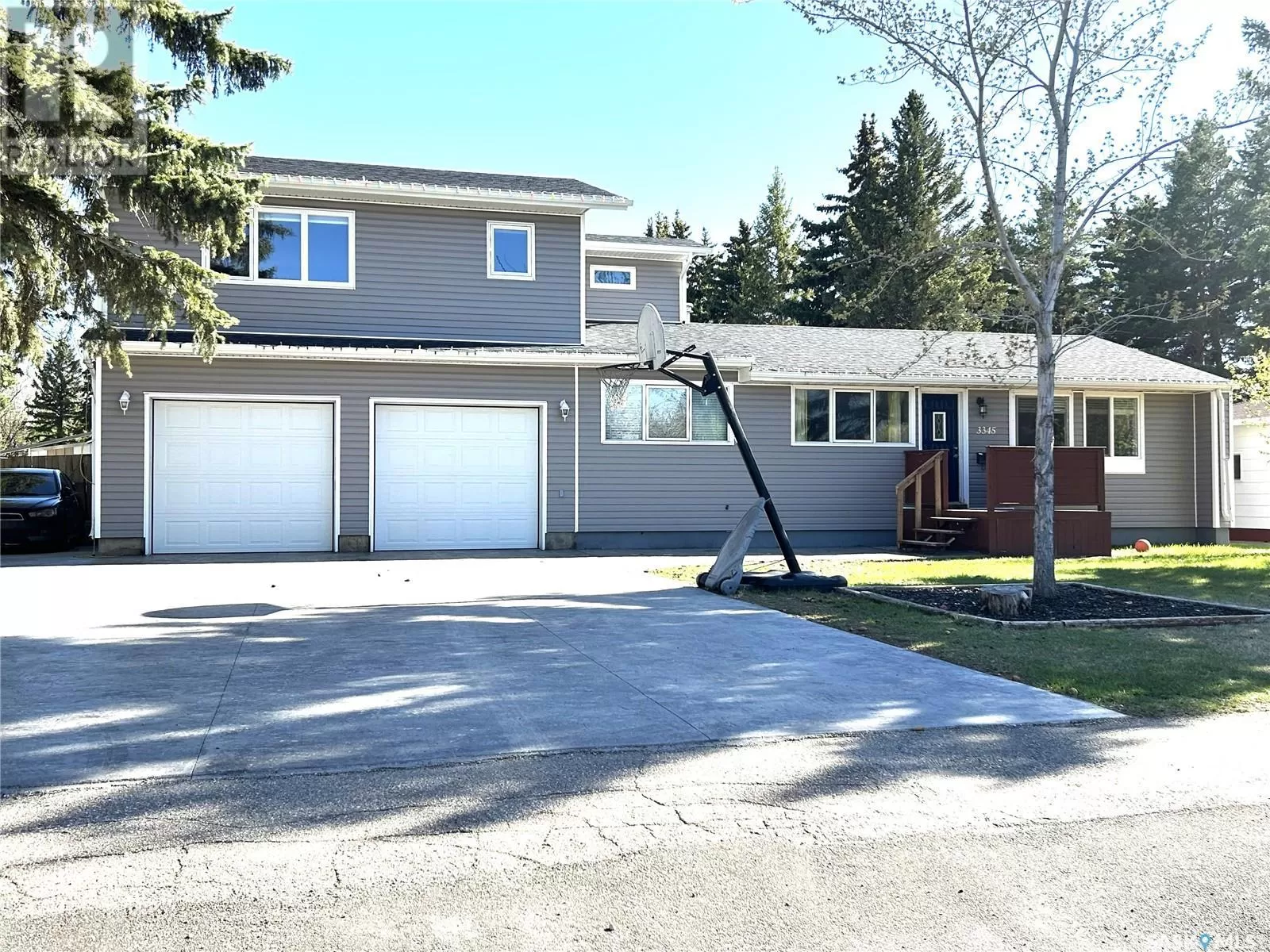 House for rent: 3345 11th Street W, Saskatoon, Saskatchewan S7M 1K3