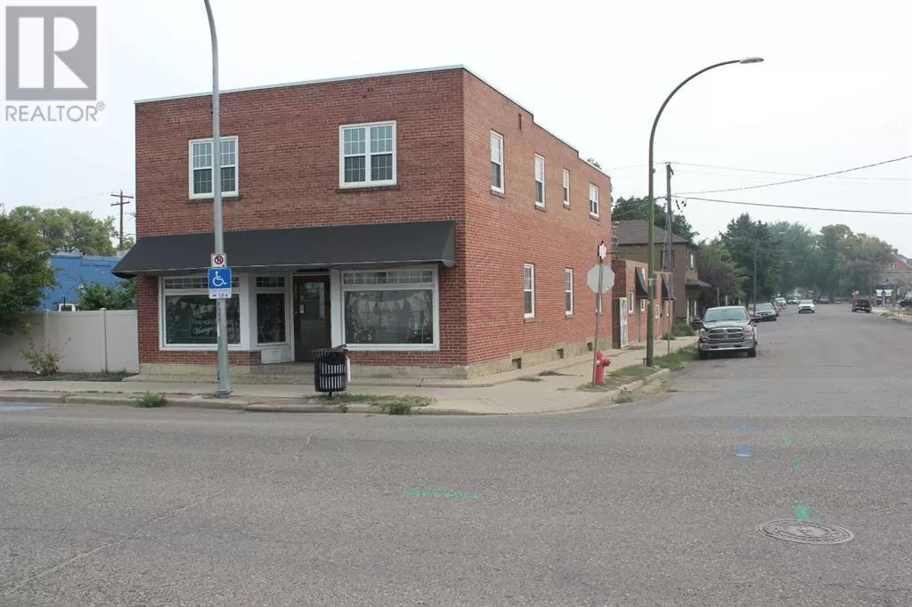 Commercial Mix for rent: 339 North Railway Street Se, Medicine Hat, Alberta T1A 2Z1