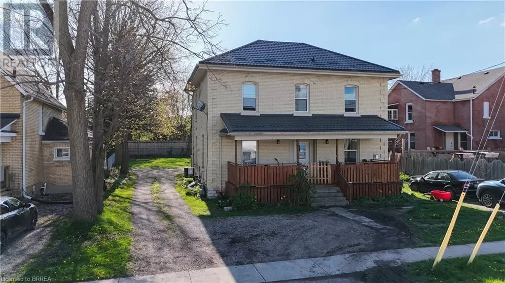 Triplex for rent: 34 Young Street, Woodstock, Ontario N4S 3L5