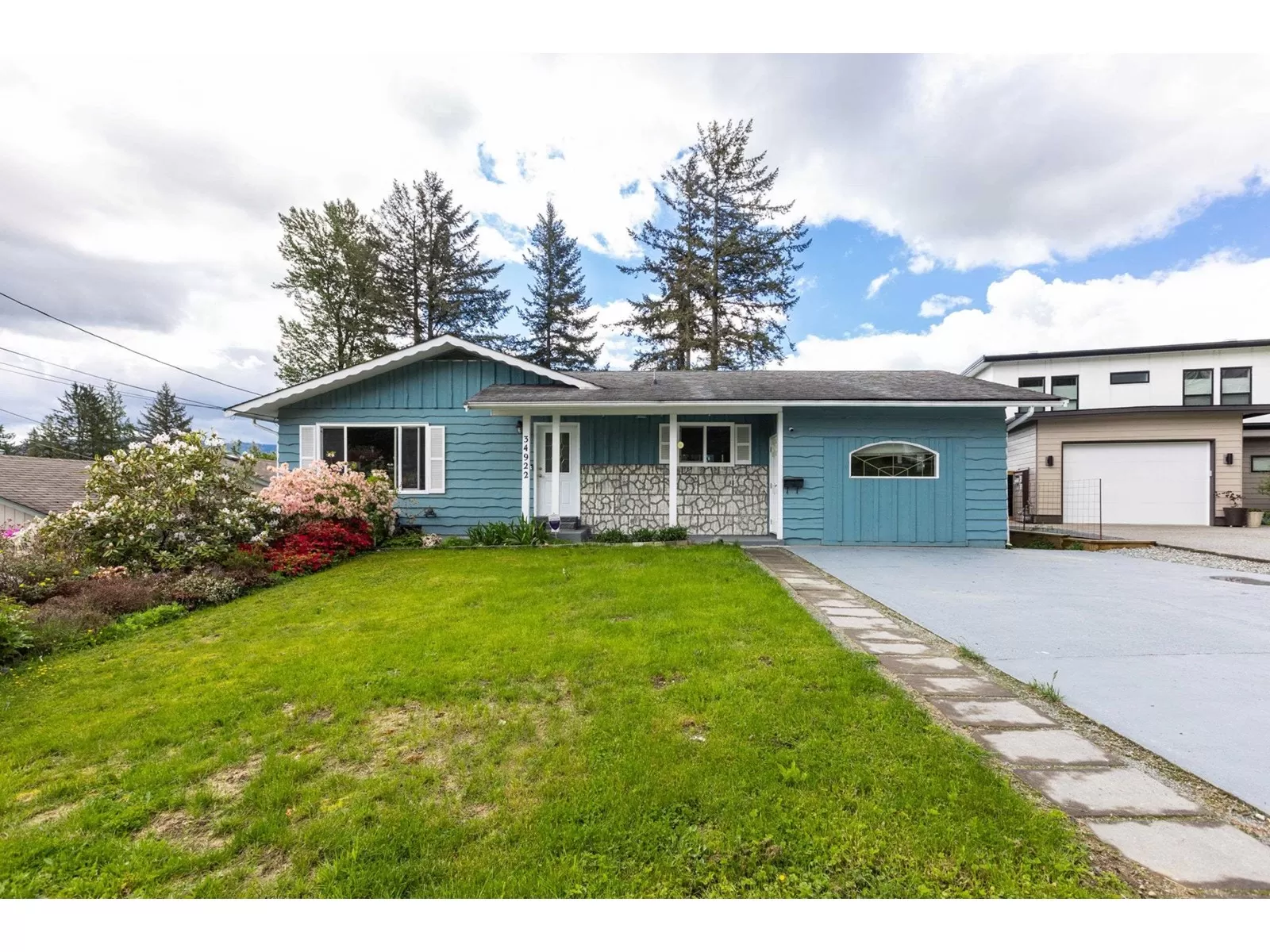 House for rent: 34922 Douglas Avenue, Mission, British Columbia V2V 6S3