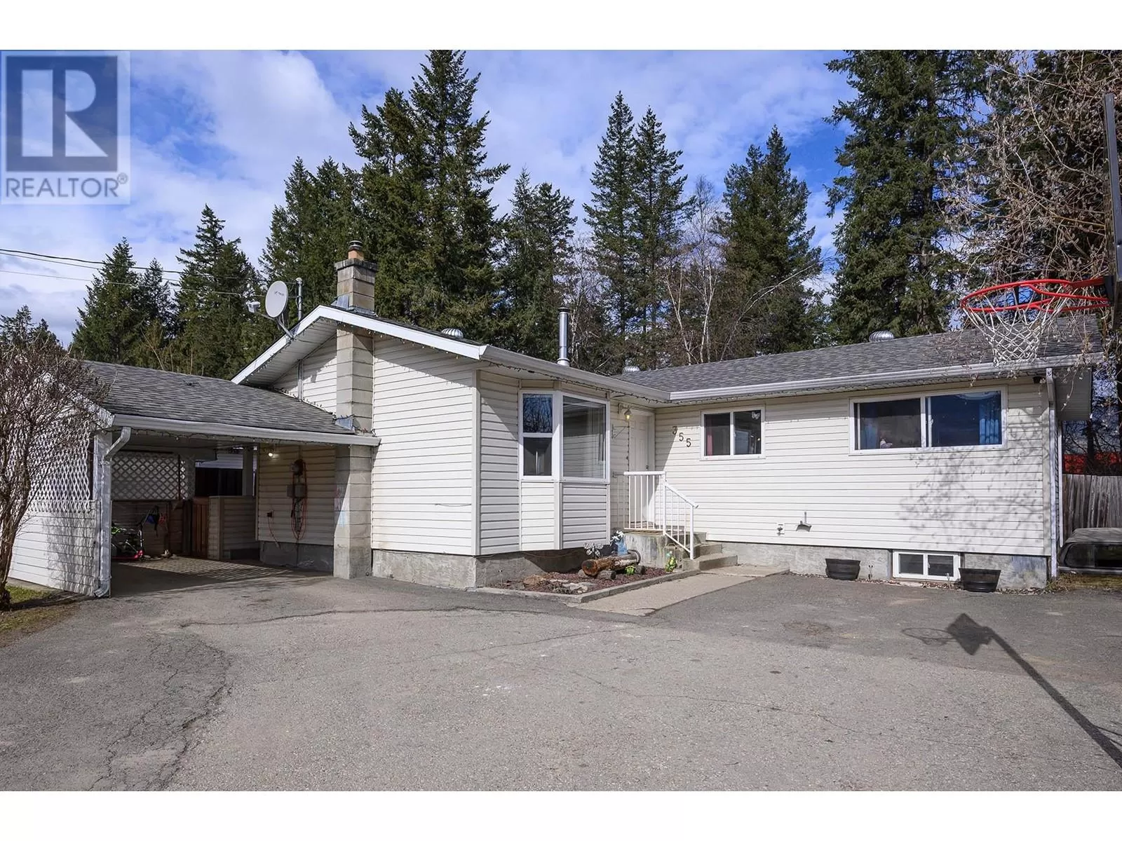 House for rent: 355 Helmcken Street, Clearwater, British Columbia