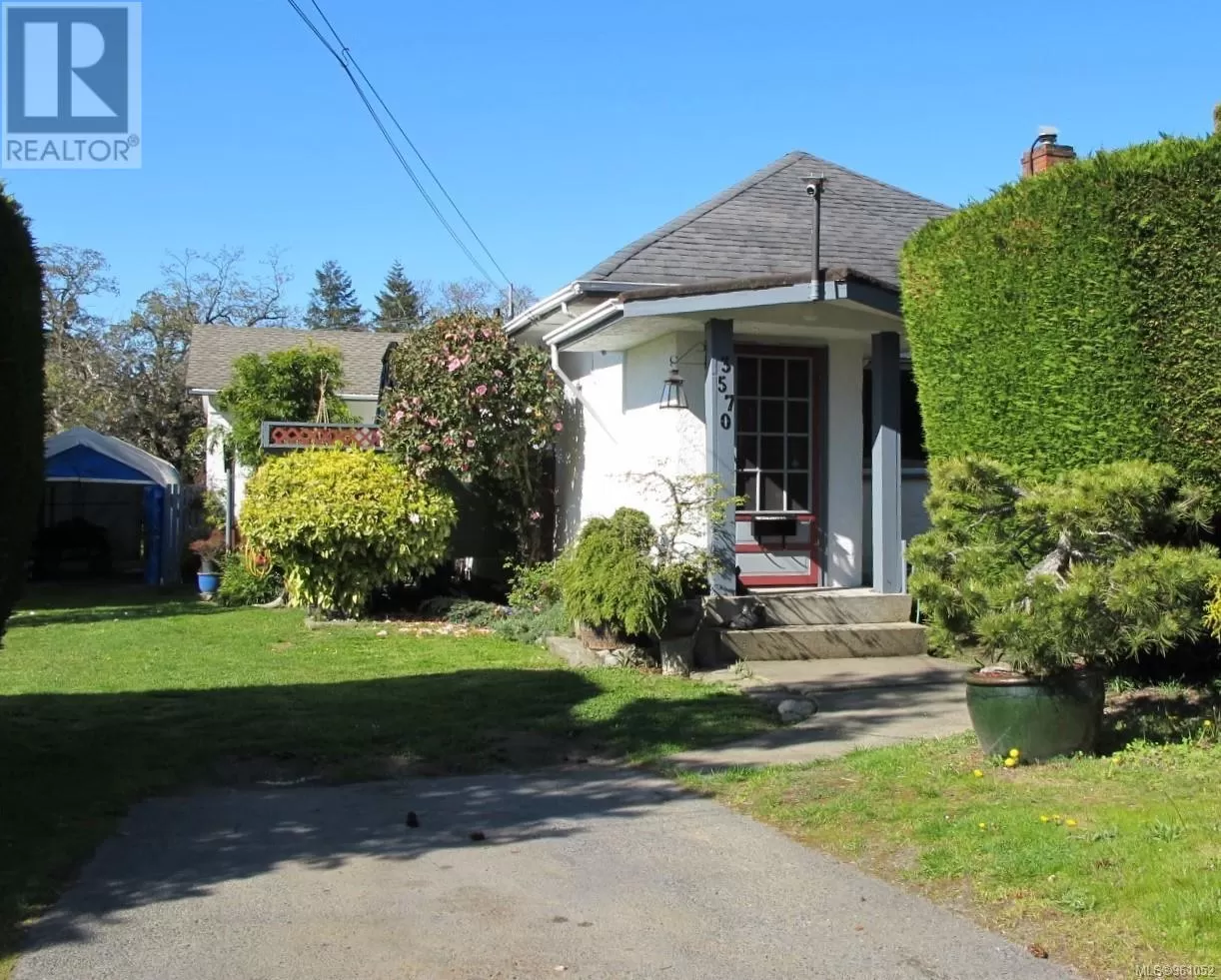House for rent: 3570 Calumet Ave, Saanich, British Columbia V8X 1V5