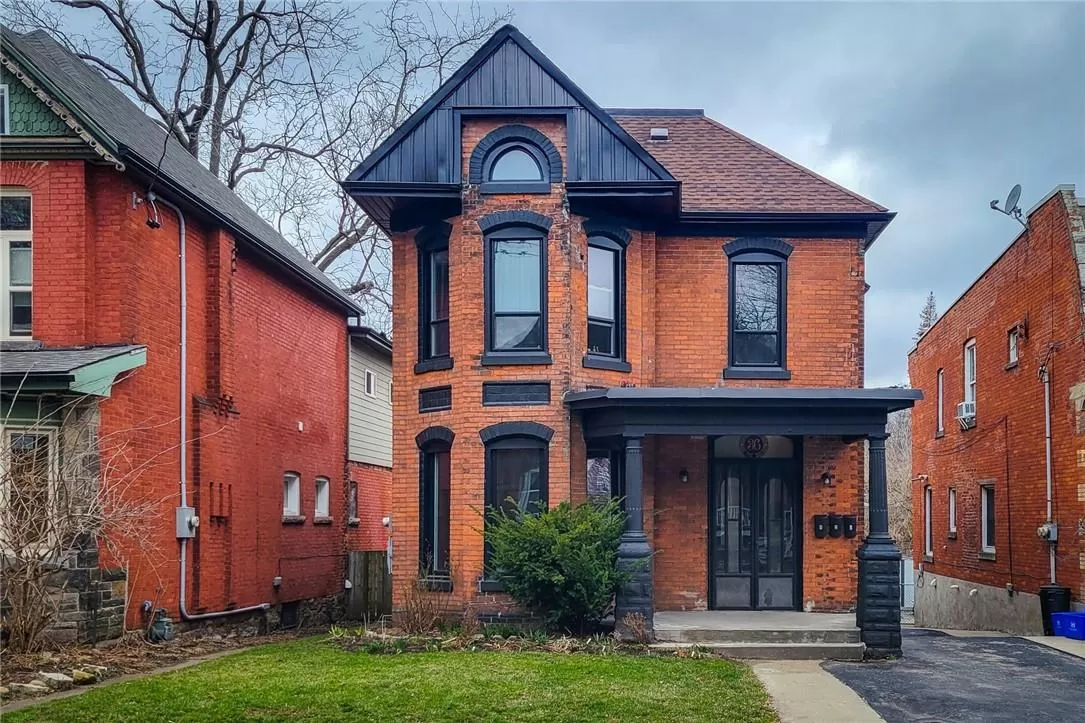 House for rent: 36 Erie Avenue|unit #2 Upper, Hamilton, Ontario L8N 2W6