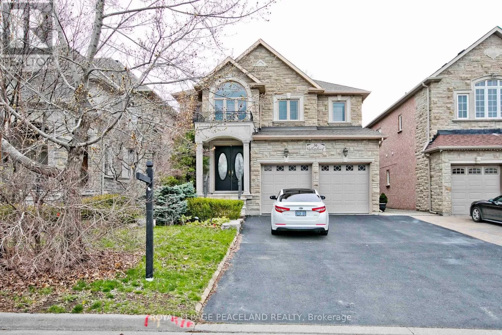 House for rent: 36 Valleyford Avenue, Richmond Hill, Ontario L4C 0A7