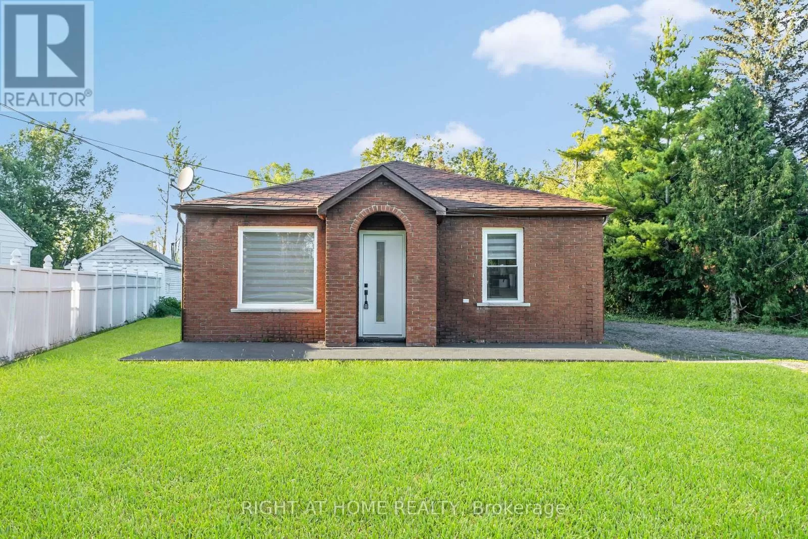 House for rent: 364 Bridge St W, Belleville, Ontario K8N 4Z2