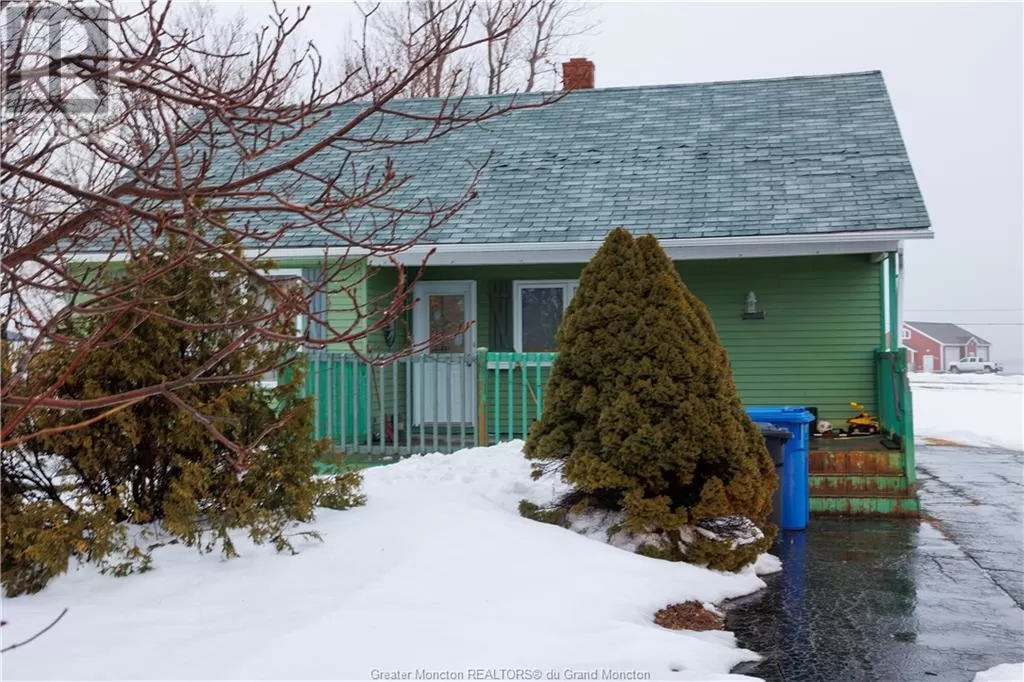 House for rent: 369 St-pierre Est, Caraquet, New Brunswick E1W 1B4