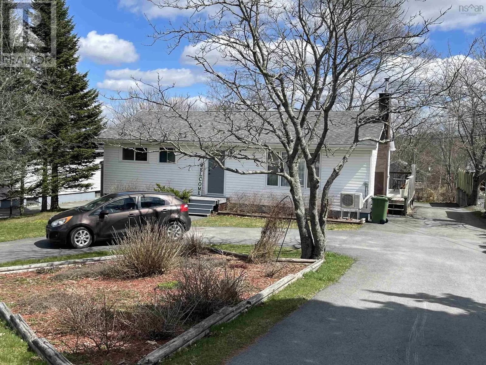 House for rent: 37 Beaver Bank Road, Lower Sackville, Nova Scotia B4E 1G4