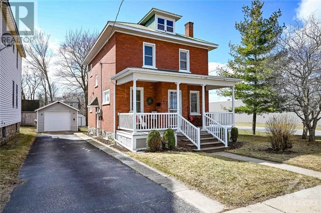 House for rent: 37 Glen Avenue, Smiths Falls, Ontario K7A 1S4