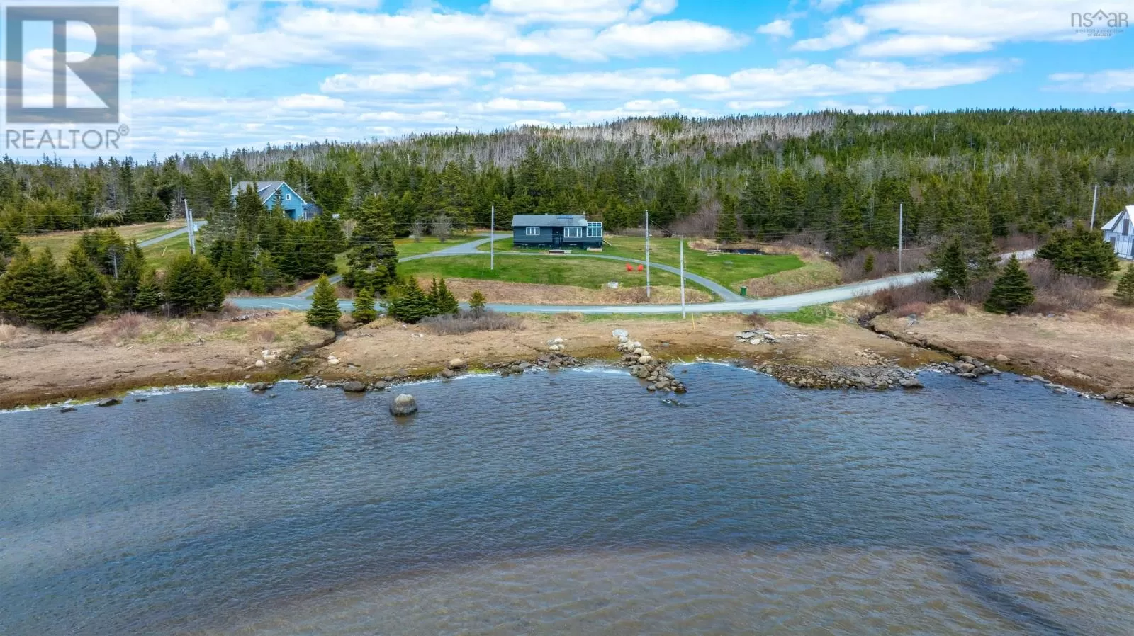 House for rent: 37 Russell Road, Clam Harbour, Nova Scotia B0J 2L0