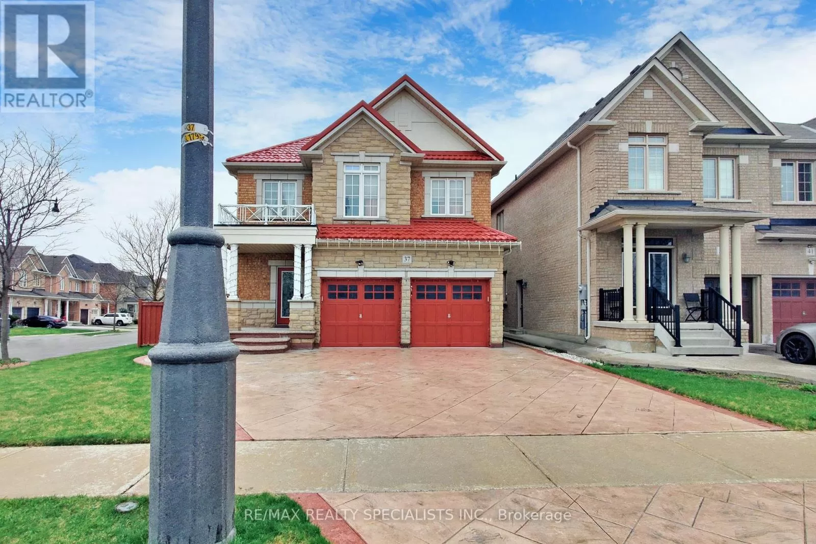 House for rent: 37 Versailles Cres, Brampton, Ontario L6P 3J8
