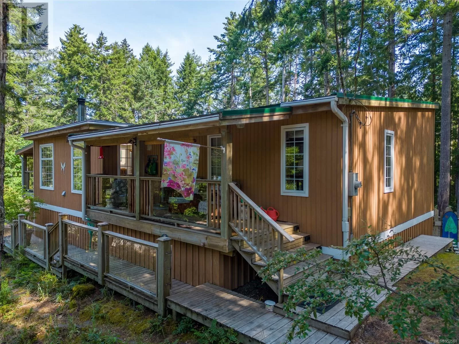 House for rent: 3710 Capstan Lane, Pender Island, British Columbia V0N 2M2