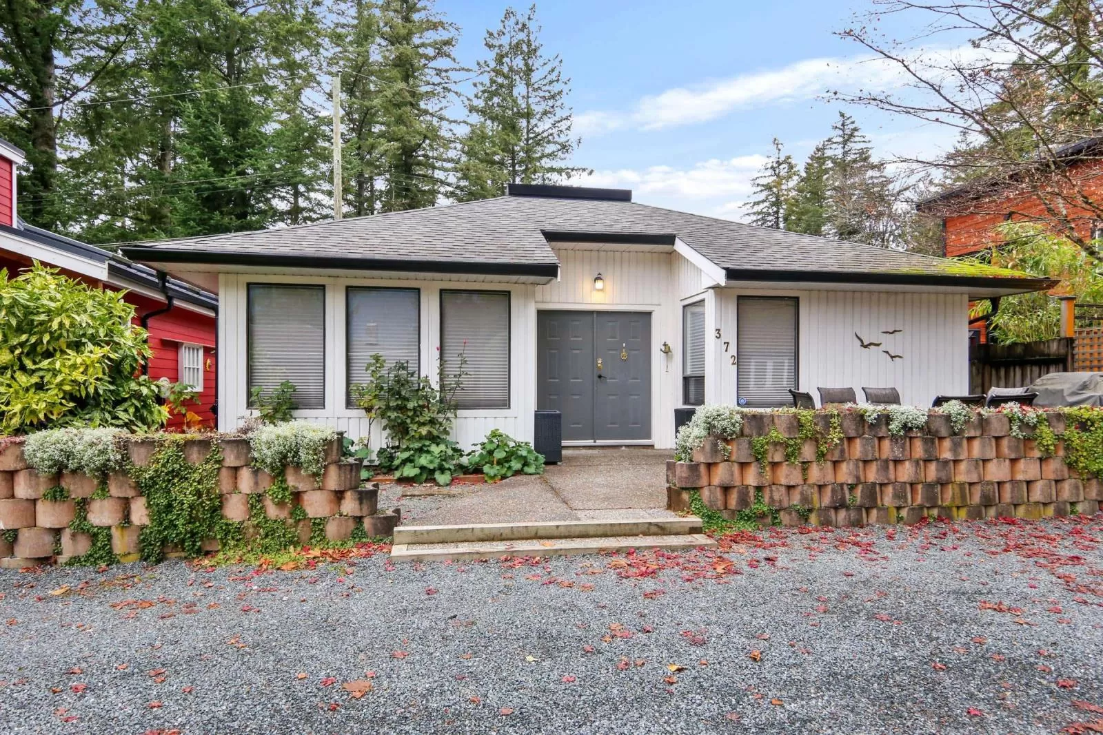 House for rent: 372 Cedar Street, Cultus Lake, British Columbia V2R 4Z1