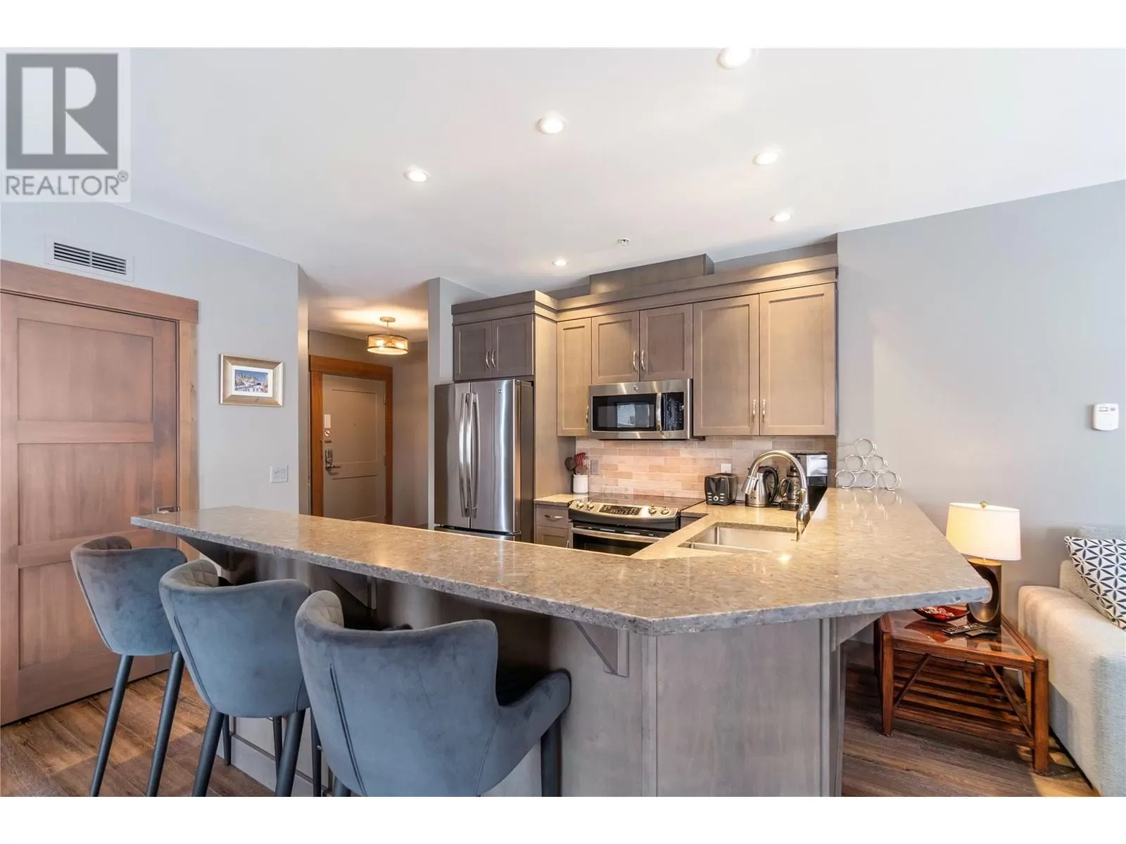Apartment for rent: 375 Raven Ridge Road Unit# 2108, Big White, British Columbia V1P 1P3