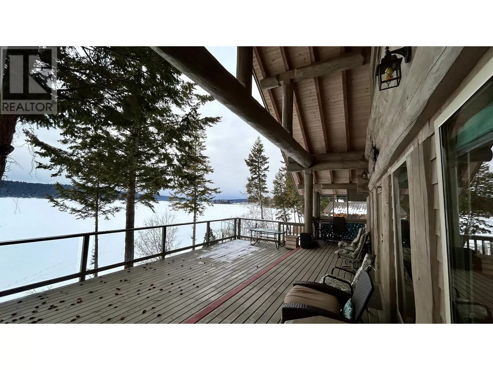 House for rent: 3764 Emerald Crescent, Lac La Hache, British Columbia V0K 1T1