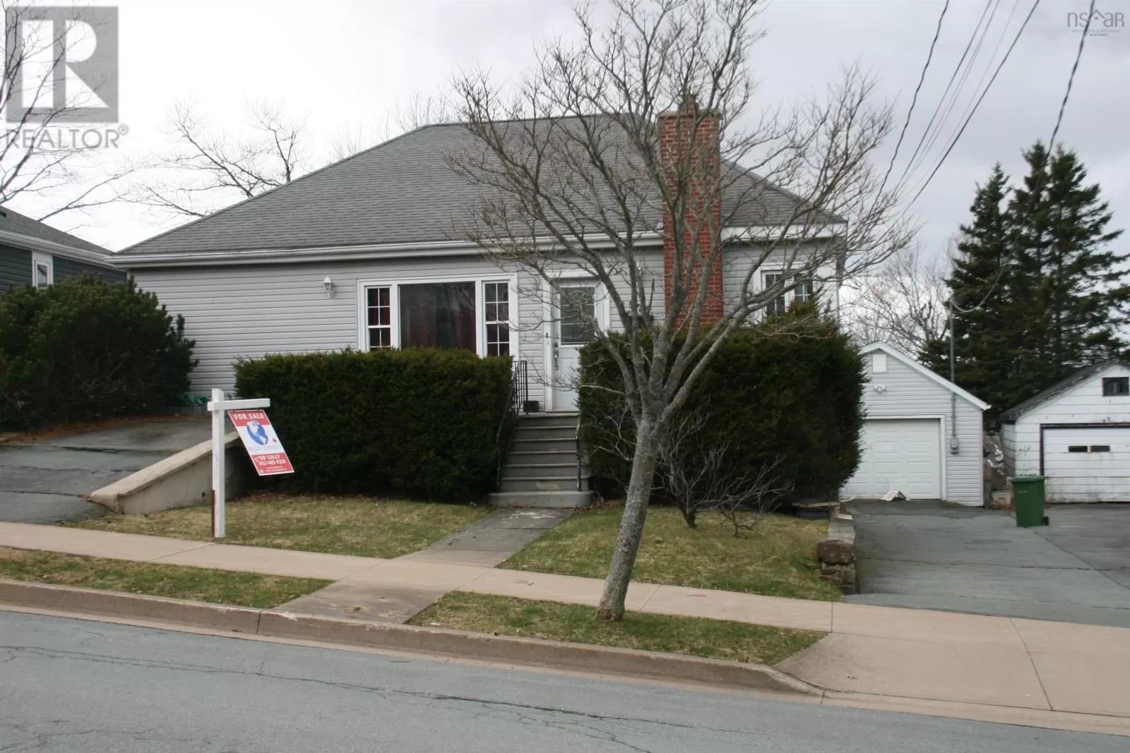 Triplex for rent: 3784/3786 High Street, Halifax Peninsula, Nova Scotia B3K 4Y9