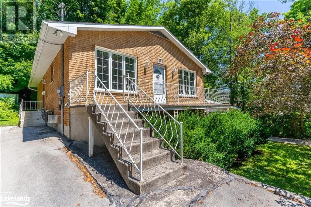 House for rent: 38 2nd Street W, Owen Sound, Ontario N4K 0B4