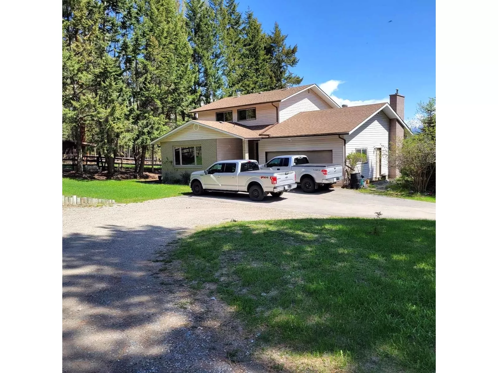 House for rent: 380 Ivy Road, Cranbrook, British Columbia V1C 6W6