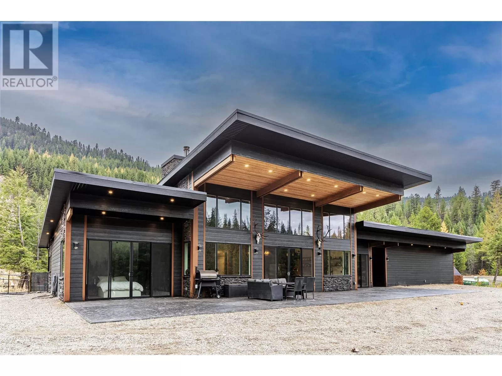House for rent: 380 Wilkinson Creek Fs Road, Carmi, British Columbia V0H 1A0