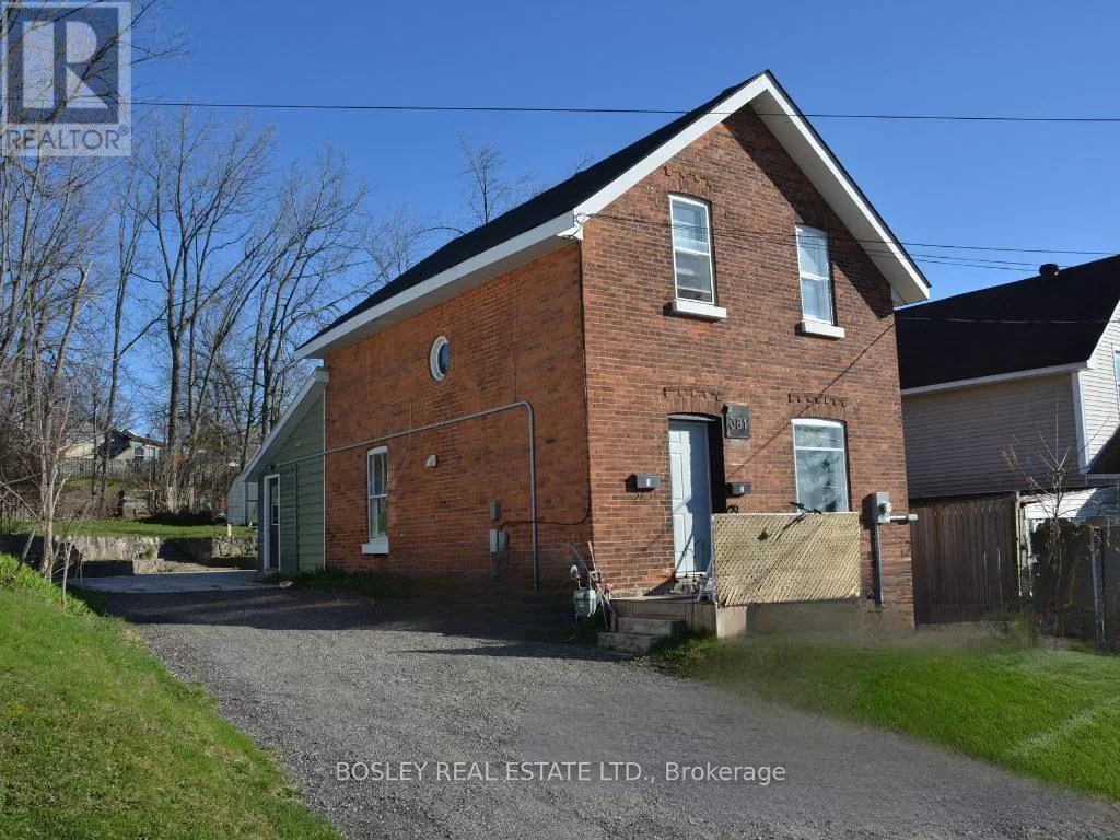 Duplex for rent: 381 Gloucester Street, Midland, Ontario L4R 1J2