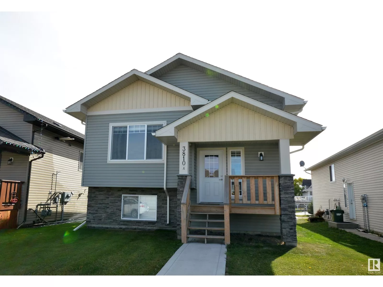 Duplex for rent: 3810 47 Av, Bonnyville Town, Alberta T9N 0E1