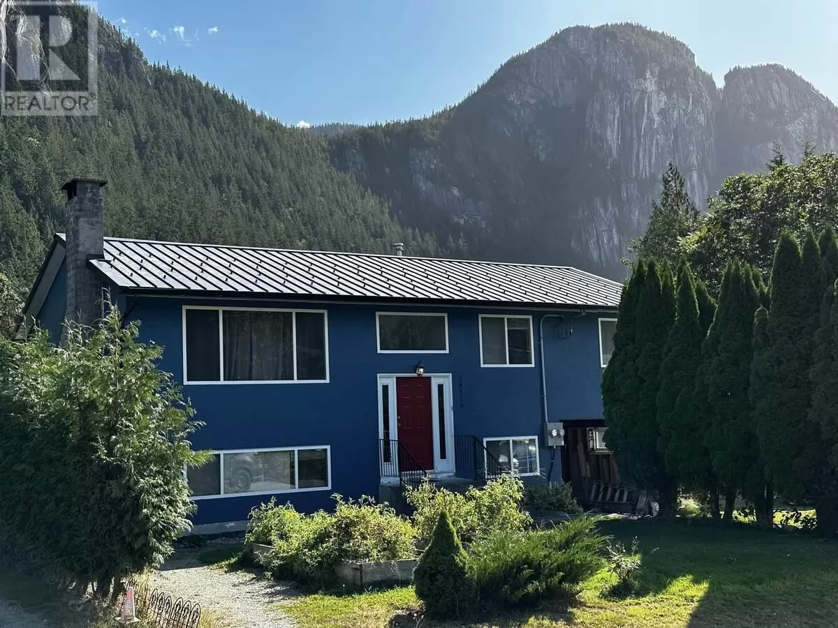 House for rent: 38320 Fir Street, Squamish, British Columbia V8B 0W8