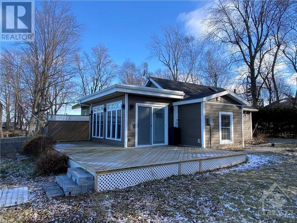 House for rent: 384 Gemmell Road, Jasper, Ontario K0G 1G0
