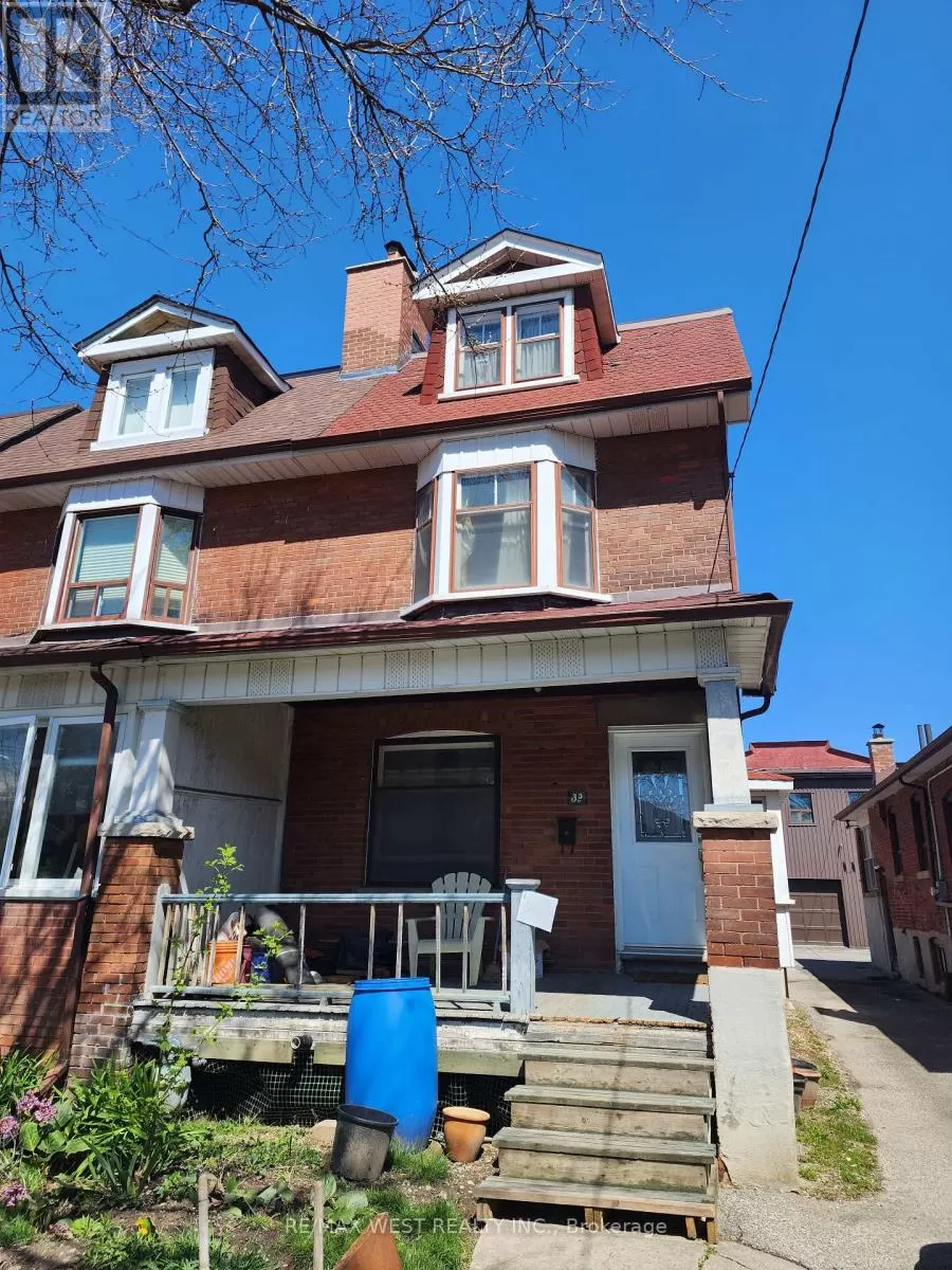 House for rent: 39 Boon Avenue, Toronto, Ontario M6E 3Z2