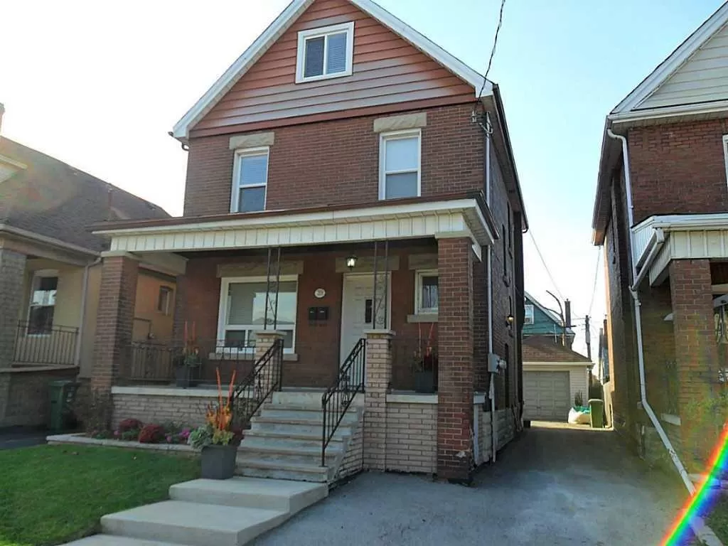 House for rent: 39 Connaught Avenue N, Hamilton, Ontario L8L 6Y6