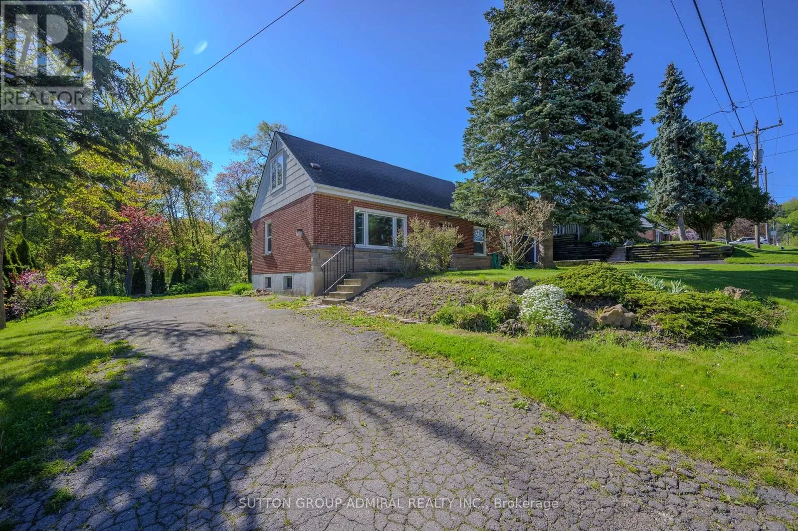 House for rent: 39 Wardrope Avenue, Hamilton, Ontario L8G 1S1