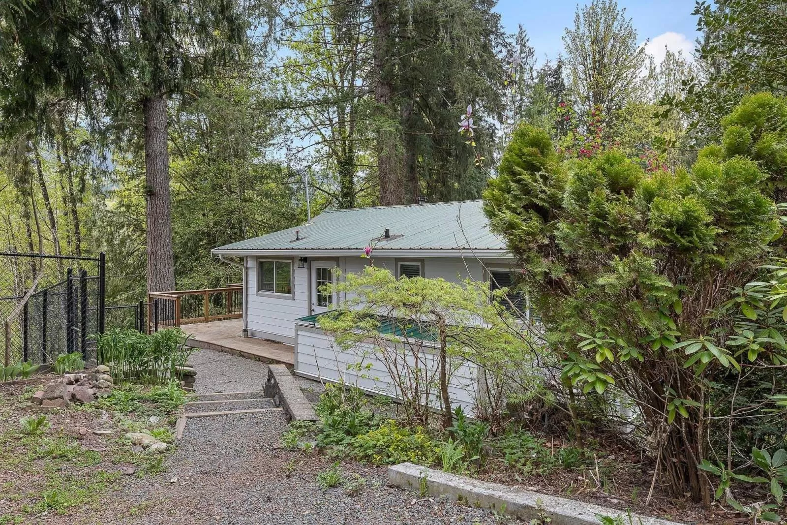 House for rent: 3972 Slesse Road, Chilliwack, British Columbia V4Z 1B3