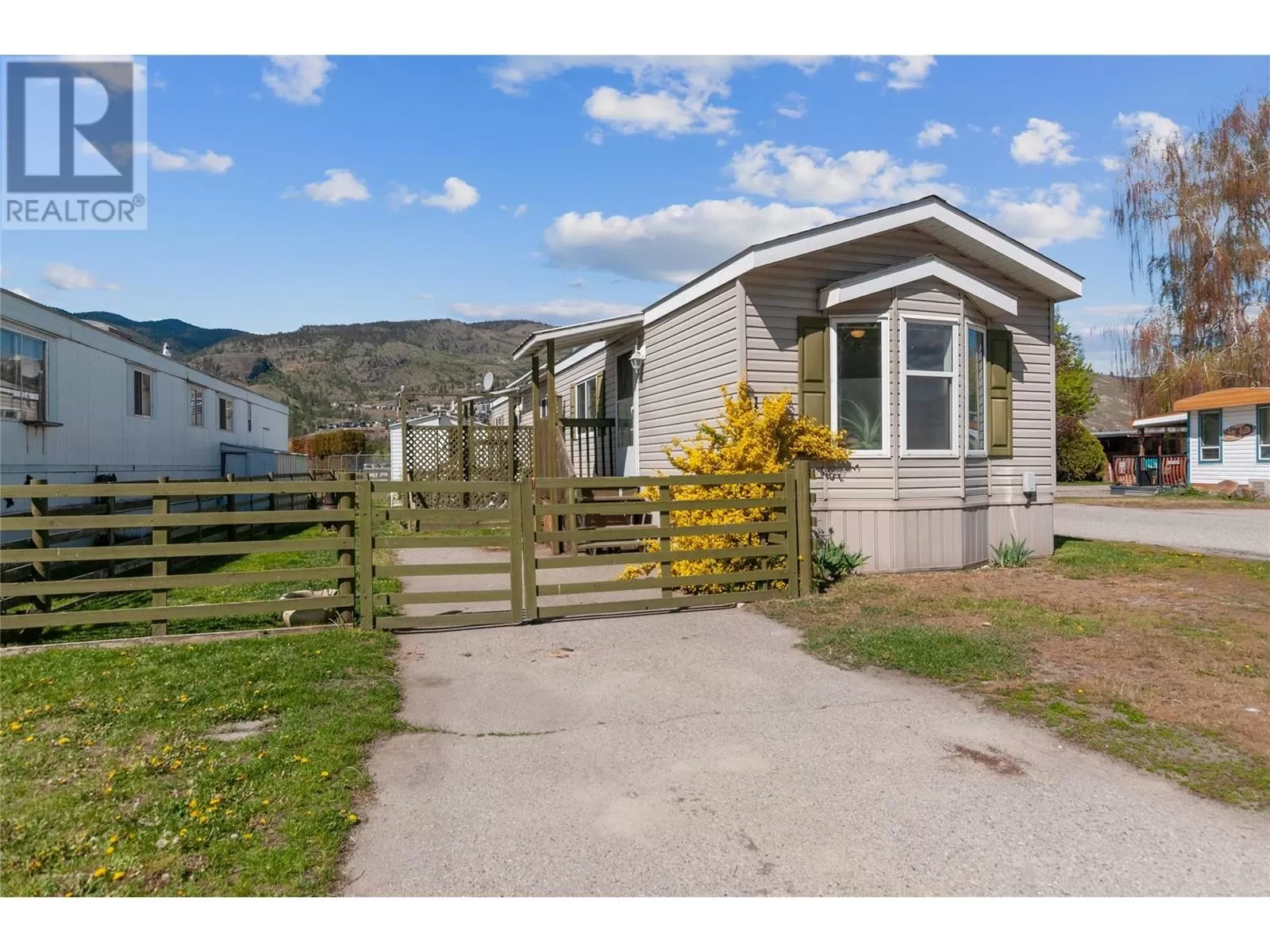 Manufactured Home for rent: 3999 Skaha Lake Road Unit# 104, Penticton, British Columbia V2A 6J7