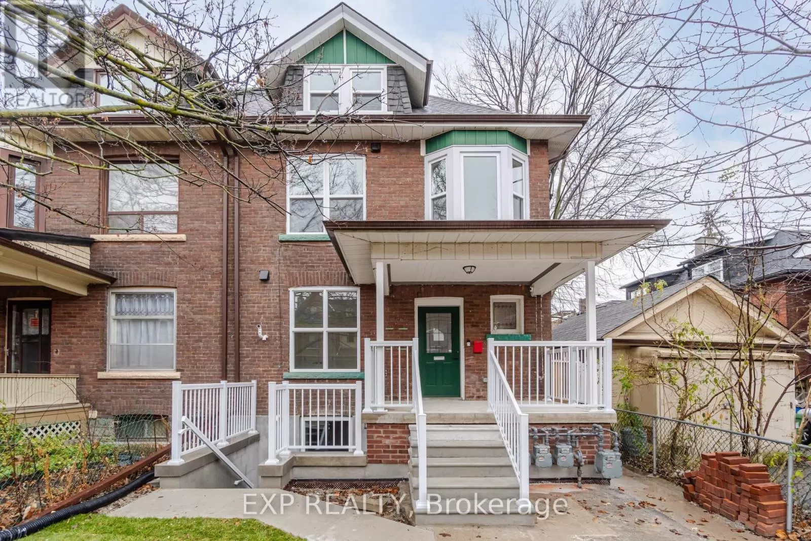 Other for rent: 3f - 73 Dewson Street, Toronto, Ontario M6H 1G9