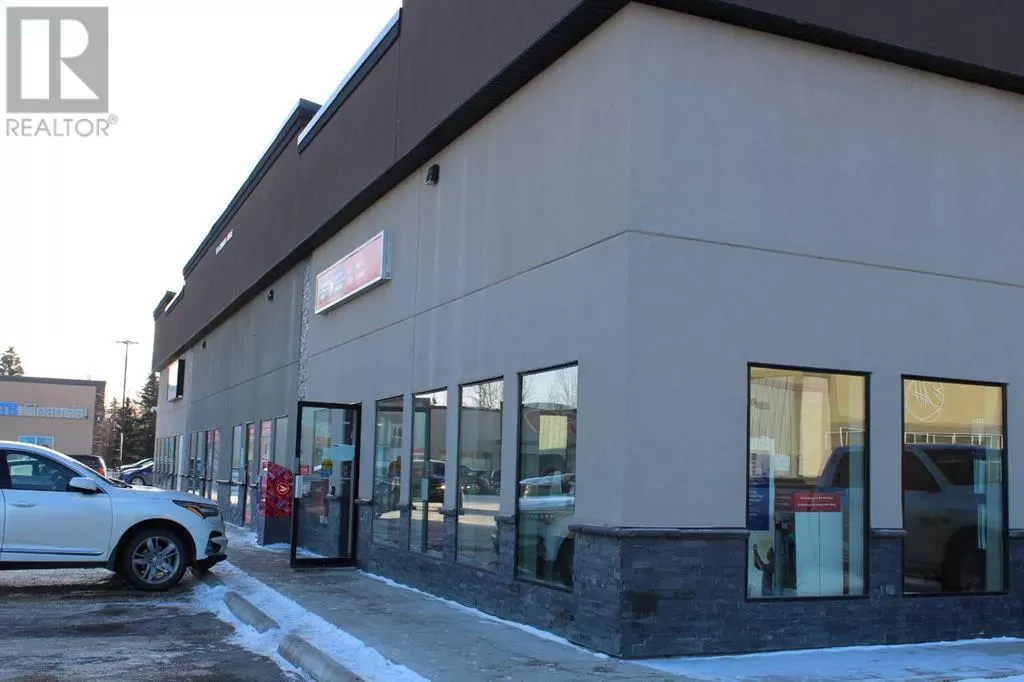 Retail for rent: 4, 1370 Robinson Avenue, Penhold, Alberta T0M 1R0
