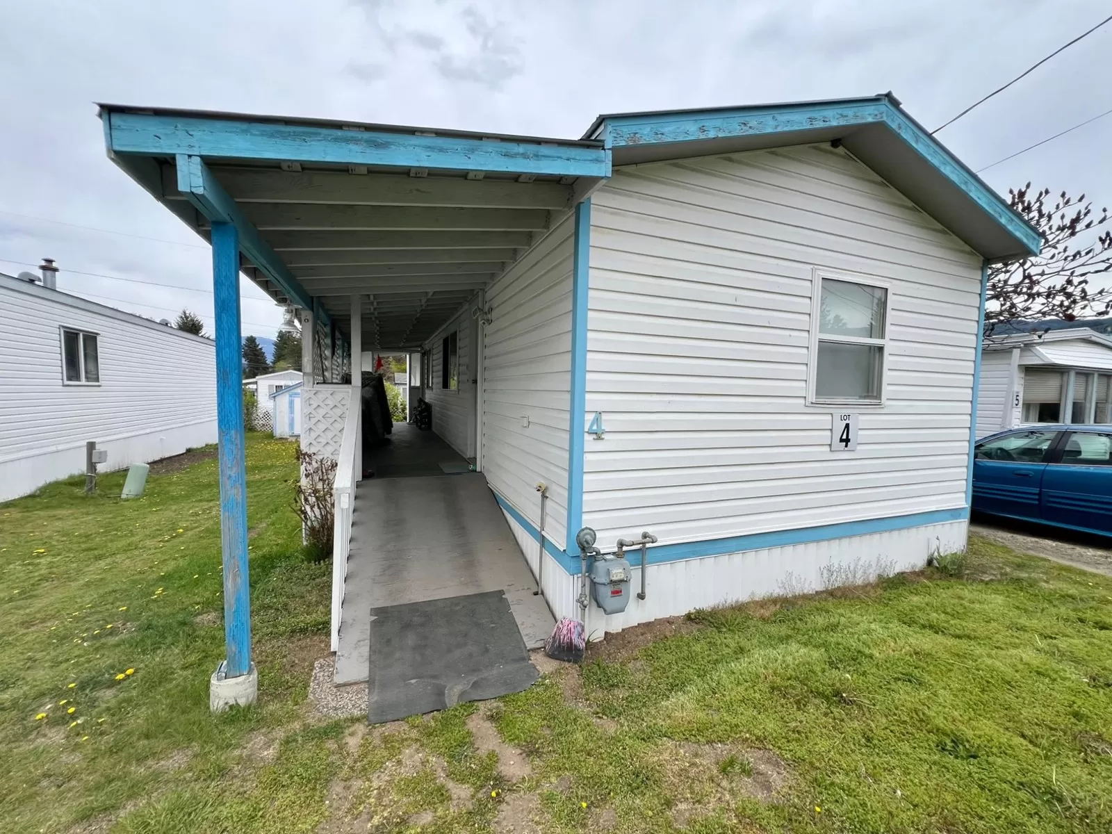 Mobile Home for rent: 4 - 1545 Columbia Avenue, Castlegar, British Columbia V1N 1J1