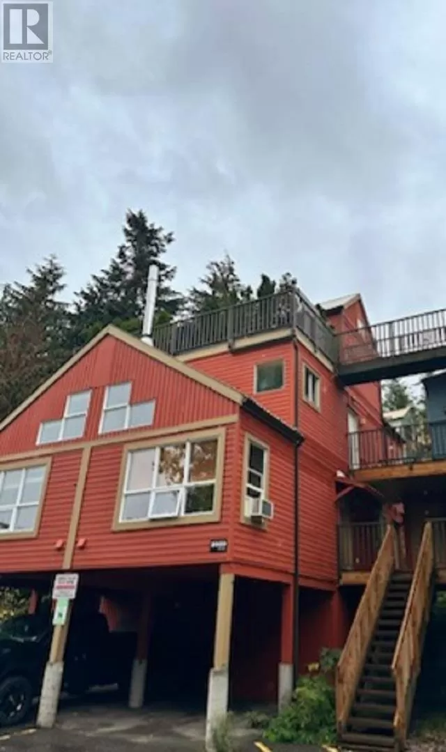 Row / Townhouse for rent: 4 2020 Innsbruck Drive, Whistler, British Columbia V8E 0B5