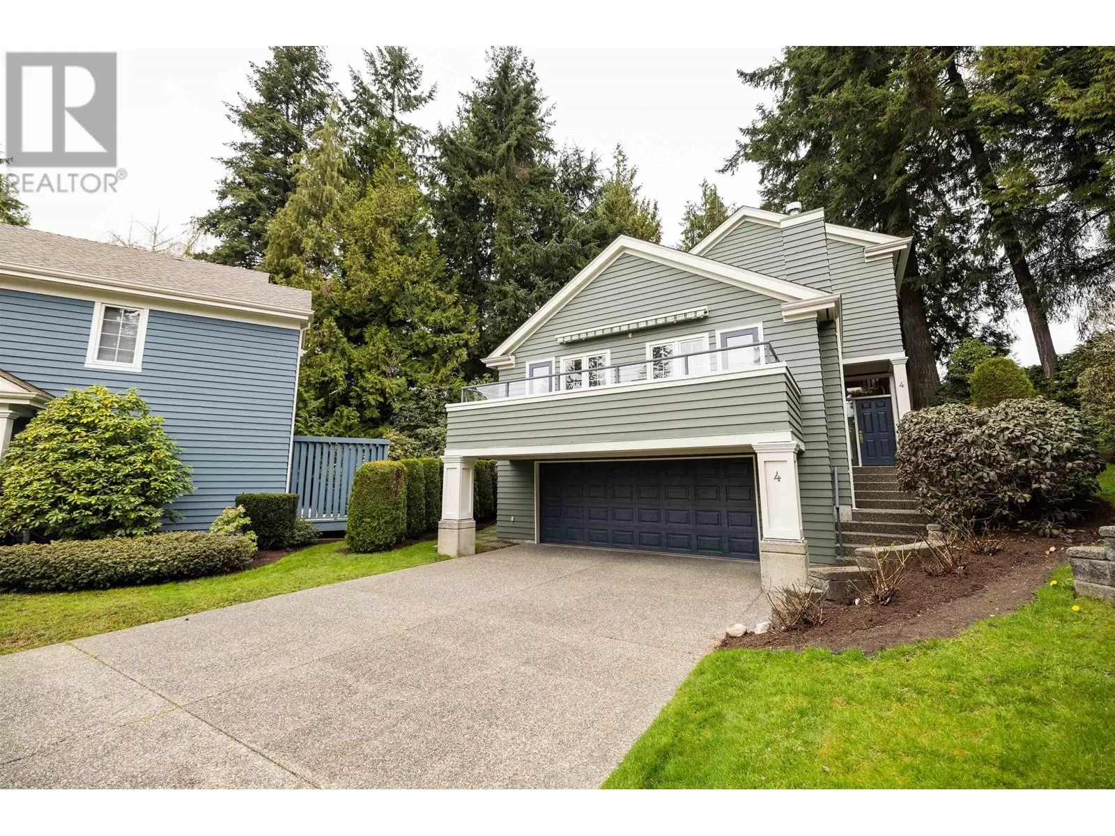House for rent: 4 725 Rochester Avenue, Coquitlam, British Columbia V3K 2V9