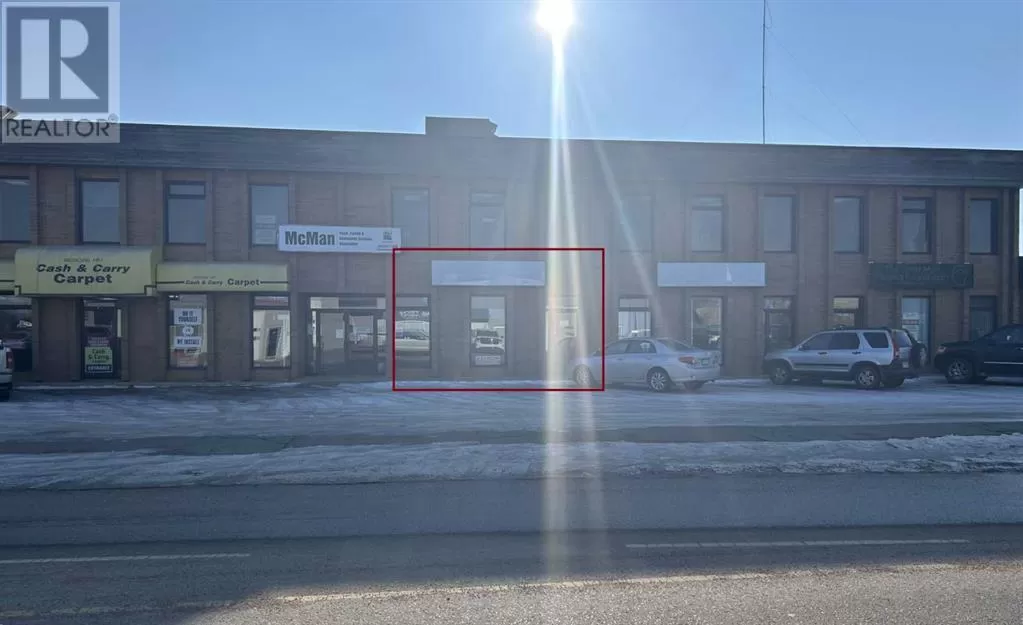 Commercial Mix for rent: 4, 941 South Railway Street Se, Medicine Hat, Alberta T1A 2W3