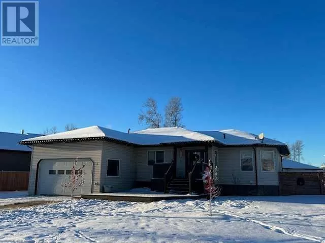 House for rent: 4 Blackspruce Drive, High Level, Alberta T0H 1Z0