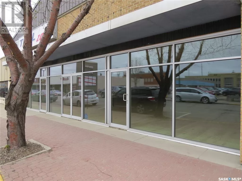 Retail for rent: 40 Second Avenue N, Yorkton, Saskatchewan S3N 1C1