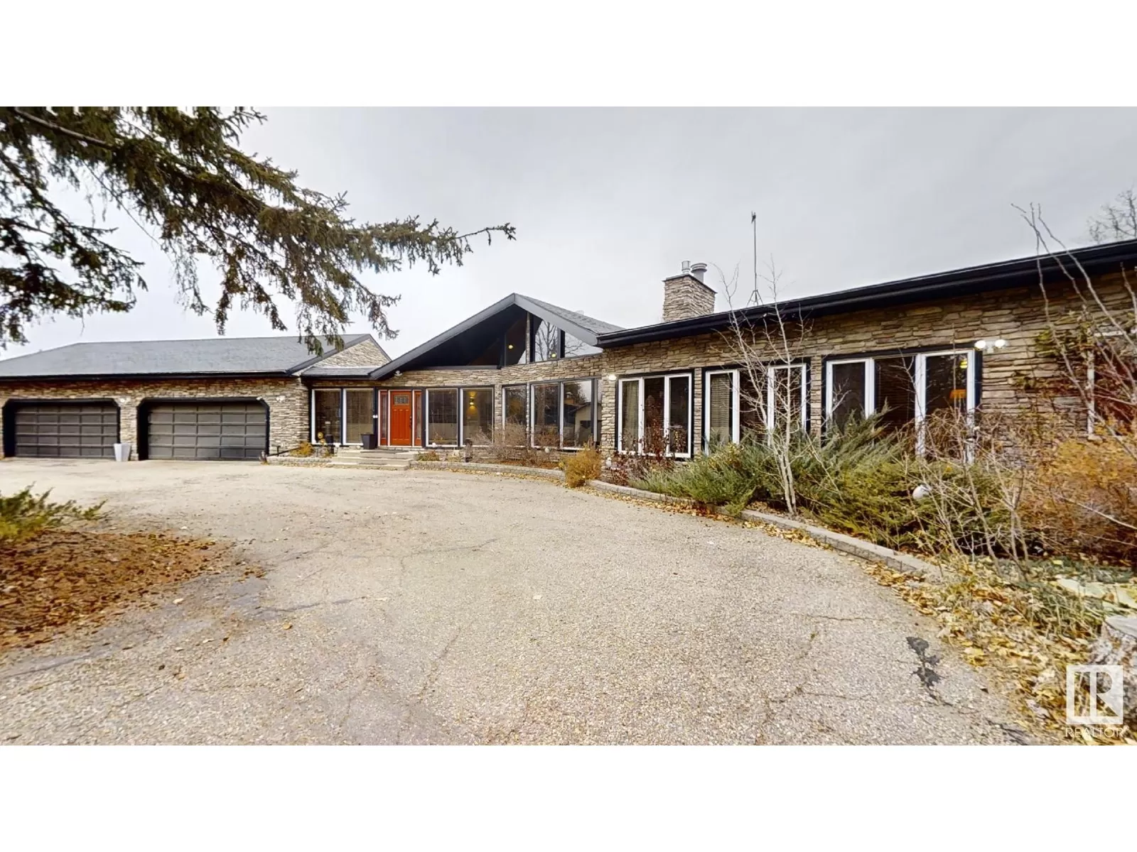 House for rent: 40 Silverchief Estate Cr, Rural Sturgeon County, Alberta T8T 0C1