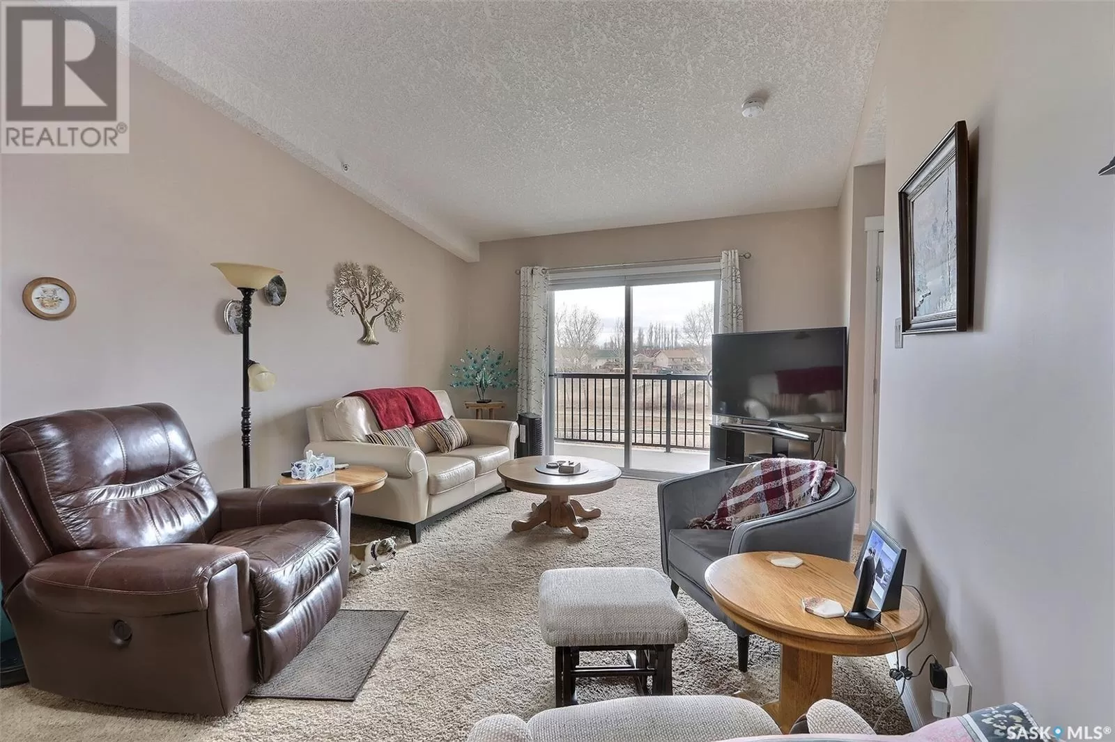 Apartment for rent: 401 1501 15th Street E, Prince Albert, Saskatchewan S6V 4C4