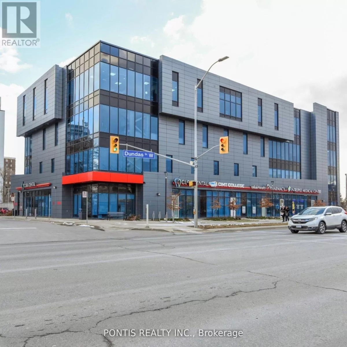 Retail for rent: 401 - 250 Dundas Street W, Mississauga, Ontario L5B 1J2