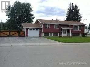 House for rent: 401 7 Avenue, Fox Creek, Alberta T0H 1P0