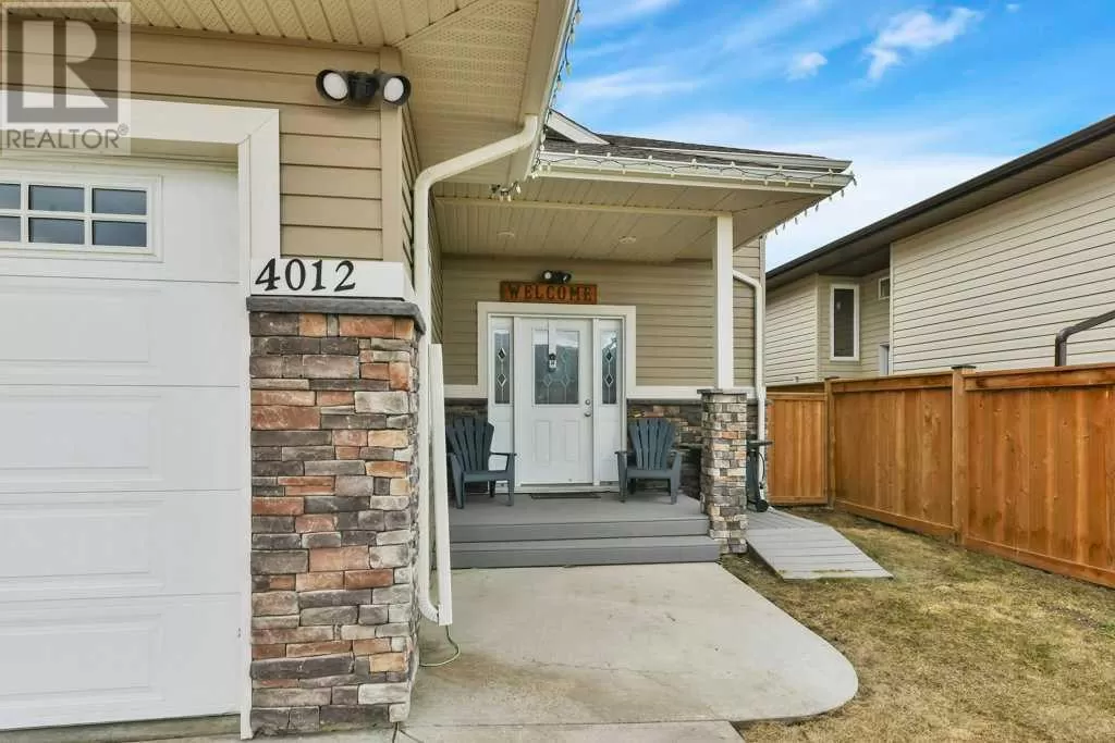 Duplex for rent: 4012 68 Street, Stettler, Alberta T0C 2L1