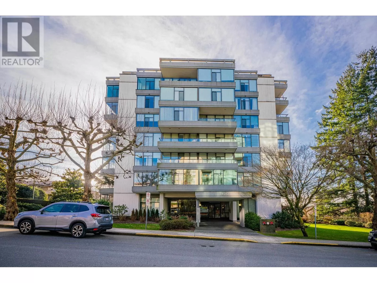 Apartment for rent: 402 1420 Duchess Avenue, West Vancouver, British Columbia V7T 1H8