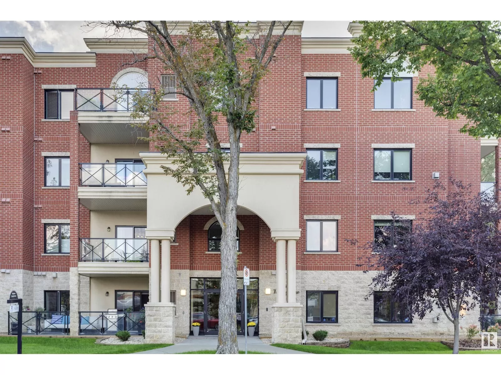 Apartment for rent: #402 14205 96 Av Nw, Edmonton, Alberta T5N 0C2