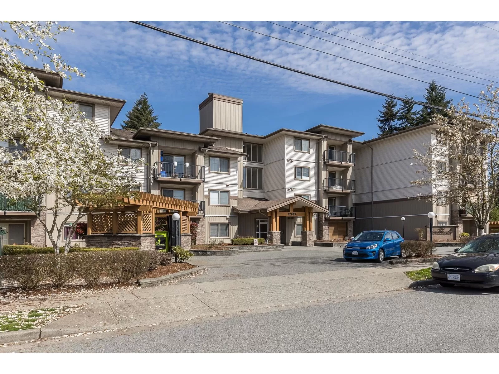 Apartment for rent: 402 32063 Mt. Waddington Avenue, Abbotsford, British Columbia V2T 3E7